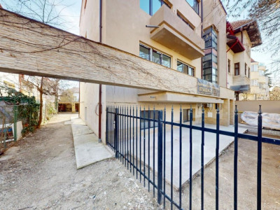 APART. full RENOVAT +TEREN in zona DOMENII ! Centrala Proprie !