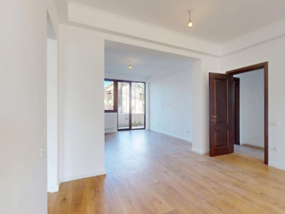 Apart. generos 2 bai+terasa+renovat+centrala proprie !  Sector 1- zona Domenii 
