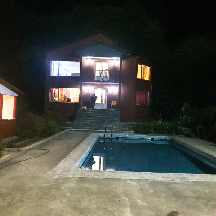 De Vanzare/Schimb, Casa cu Piscina P+1+M, teren de 1786 mp, multiple Anexe