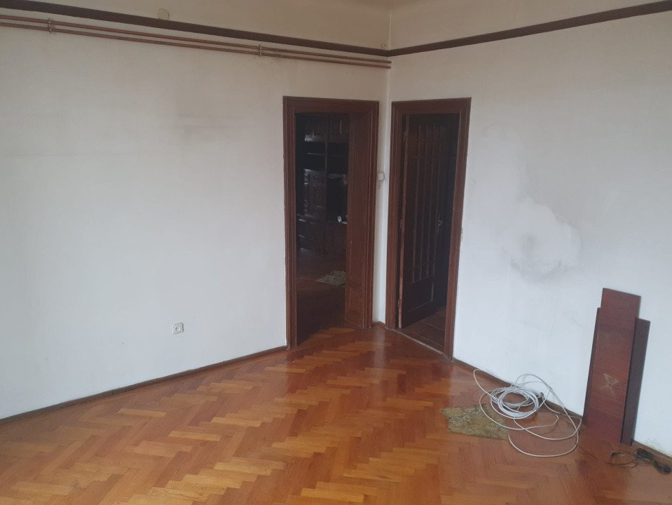 De vânzare apartament ultracentral spațios - Calea Călărași