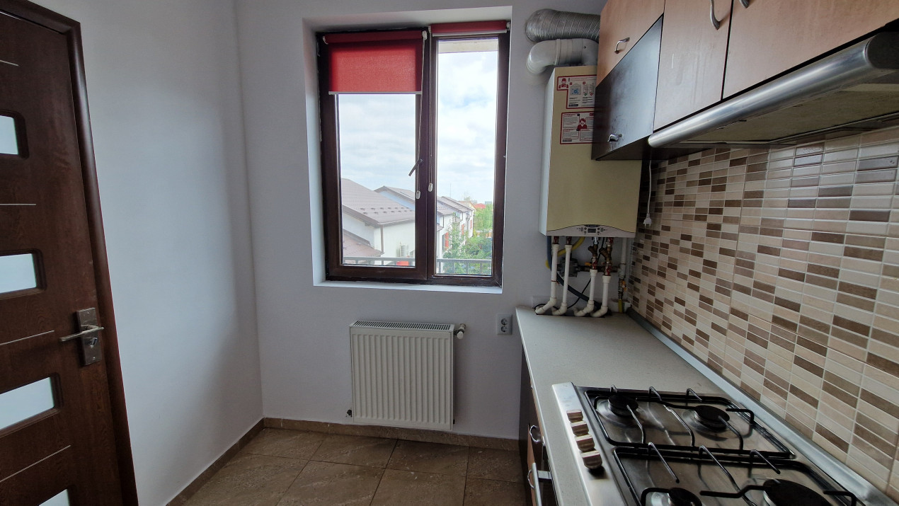 De inchiriat garsoniera spatioasa pe CRINULUI langa Mega in ROSU