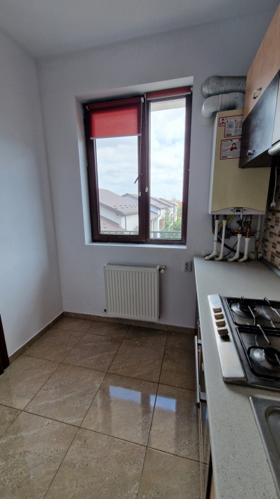 De inchiriat garsoniera spatioasa pe CRINULUI langa Mega in ROSU