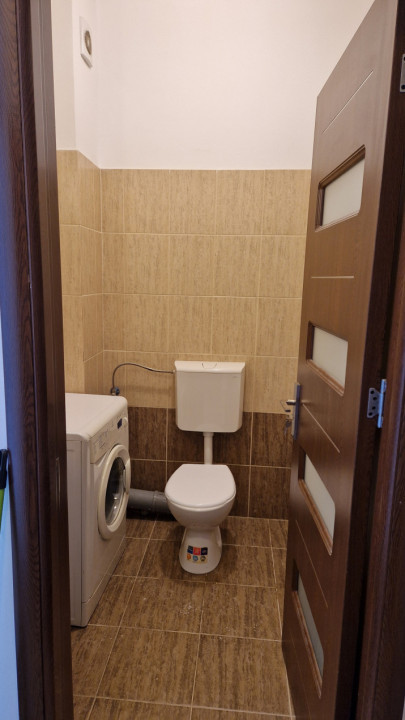 De inchiriat garsoniera spatioasa pe CRINULUI langa Mega in ROSU