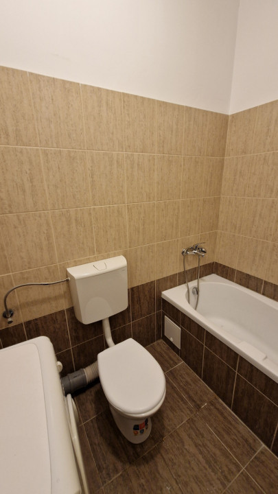 De inchiriat garsoniera spatioasa pe CRINULUI langa Mega in ROSU