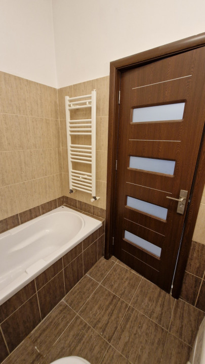 De inchiriat garsoniera spatioasa pe CRINULUI langa Mega in ROSU