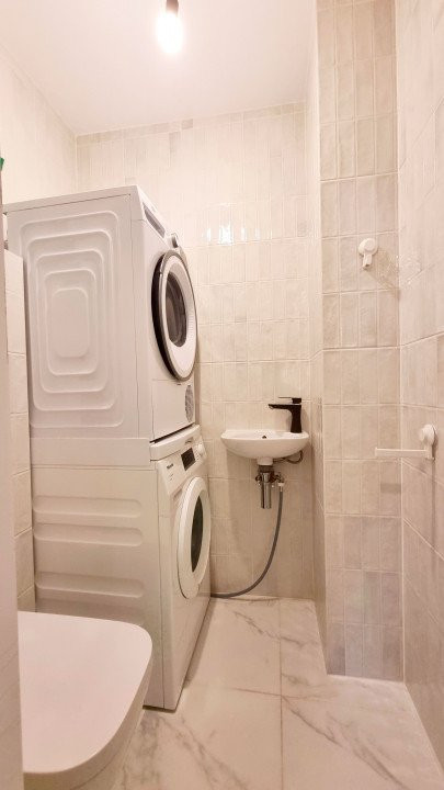 Ap. 3 cam complet renovat, partial mobilat si utilat pe Calea Calarasilor!
