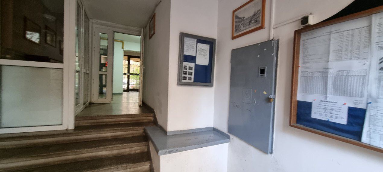 Ap. 3 cam complet renovat, partial mobilat si utilat pe Calea Calarasilor!