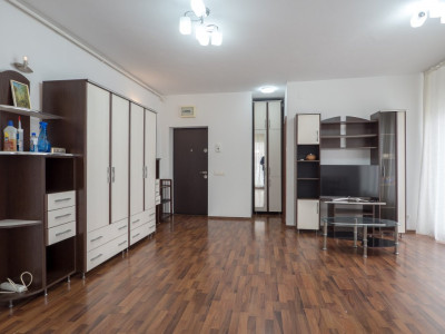 Garsonieră Spațioasă si Luminoasa în Complexul Răsărit de Soare Titan