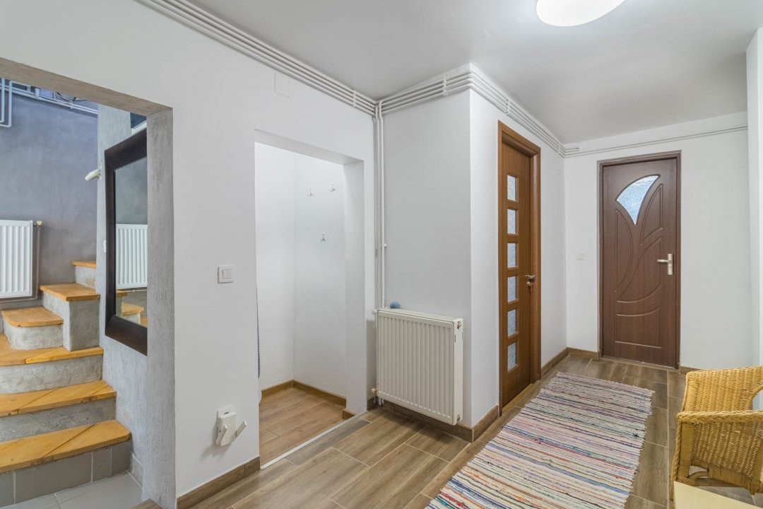 Casa Domenii 1 mai - curte