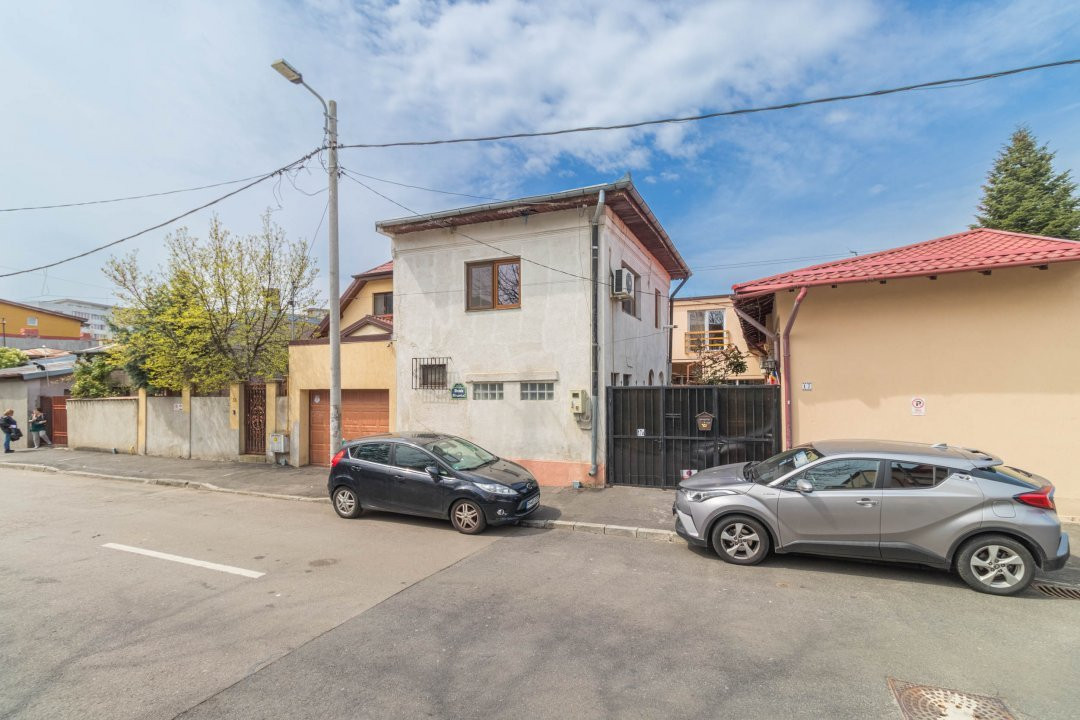 Casa Domenii 1 mai - curte