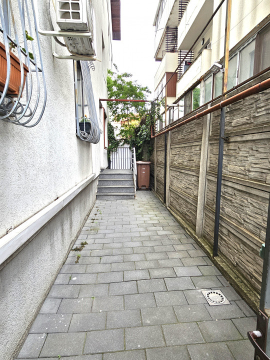 De vanzare 3 camere cu gradina in Bucurestii Noi - Parc Bazilescu