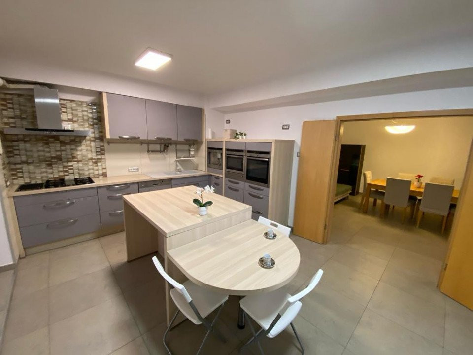 Apartament cu 6 camere situat in sector 6, Prelungirea Ghencea nr.281