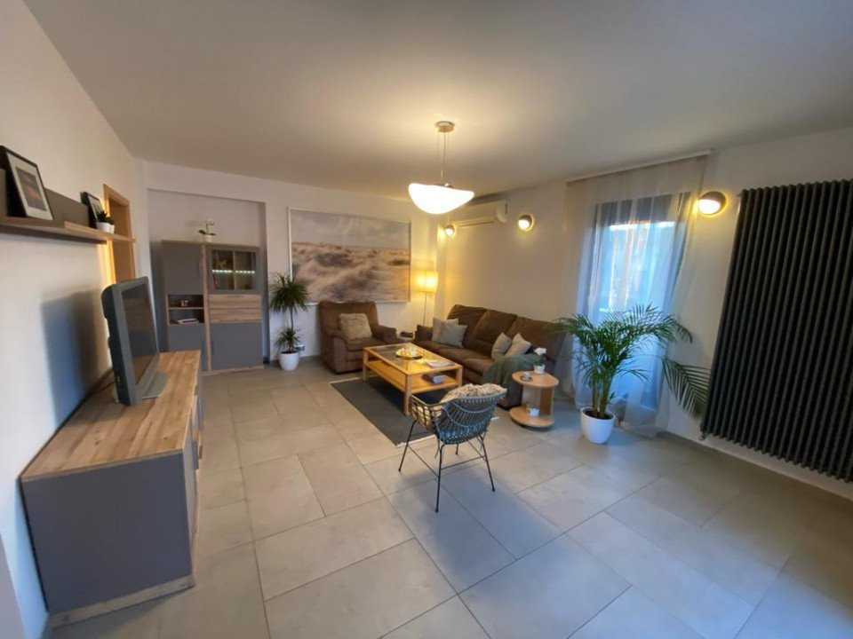 Apartament cu 6 camere situat in sector 6, Prelungirea Ghencea nr.281