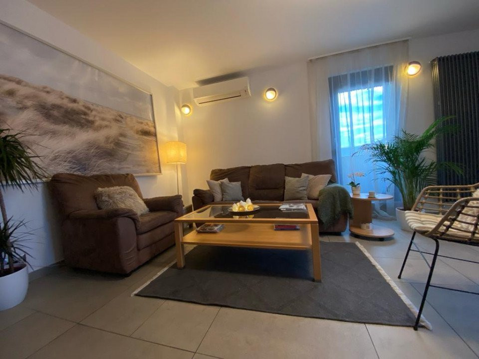Apartament cu 6 camere situat in sector 6, Prelungirea Ghencea nr.281