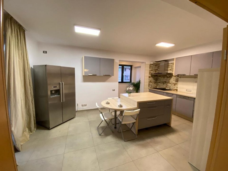 Apartament cu 6 camere situat in sector 6, Prelungirea Ghencea nr.281