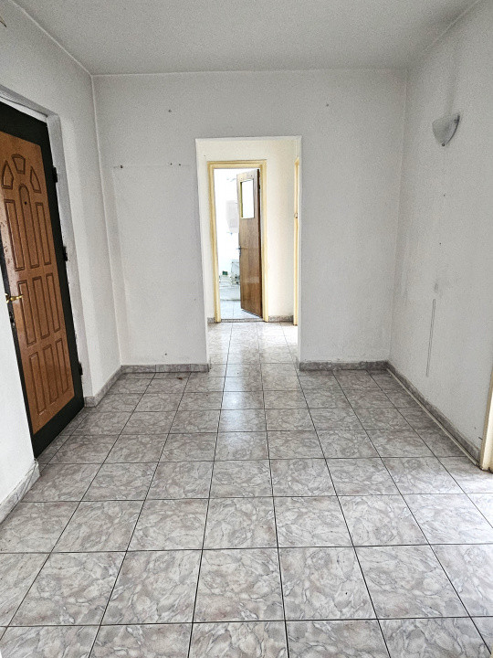 De vanzare 3 camere in Drumul Taberei pe bd. 1 Mai langa Kaufland 