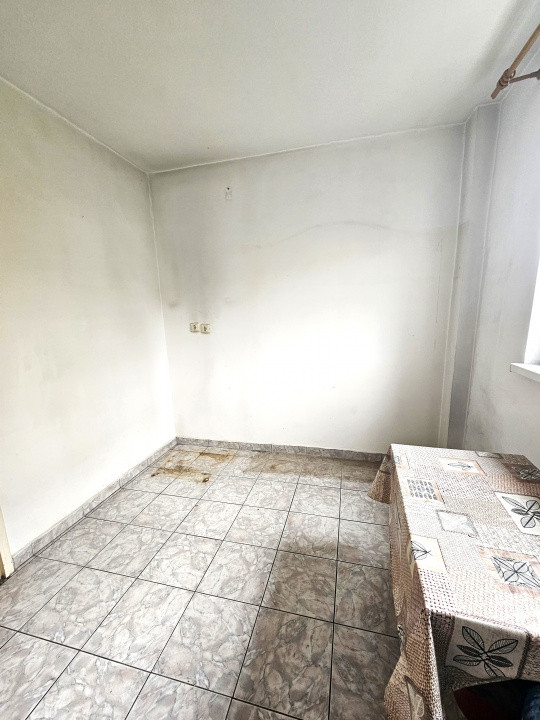 De vanzare 3 camere in Drumul Taberei pe bd. 1 Mai langa Kaufland 