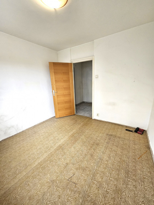De vanzare 3 camere in Drumul Taberei pe bd. 1 Mai langa Kaufland 