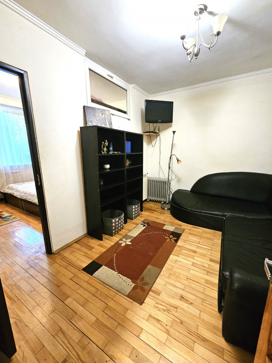 De vanzare 3 camere(cu gradina) - Iuliu Maniu vis-a-vis de Petrom