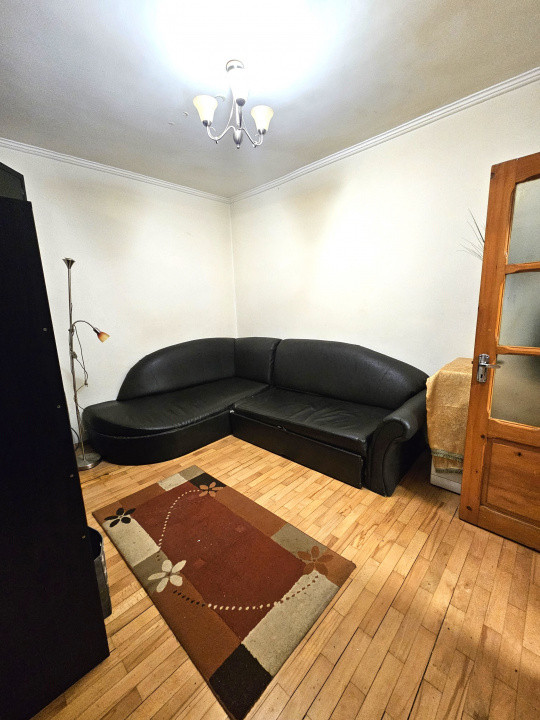 De vanzare 3 camere(cu gradina) - Iuliu Maniu vis-a-vis de Petrom