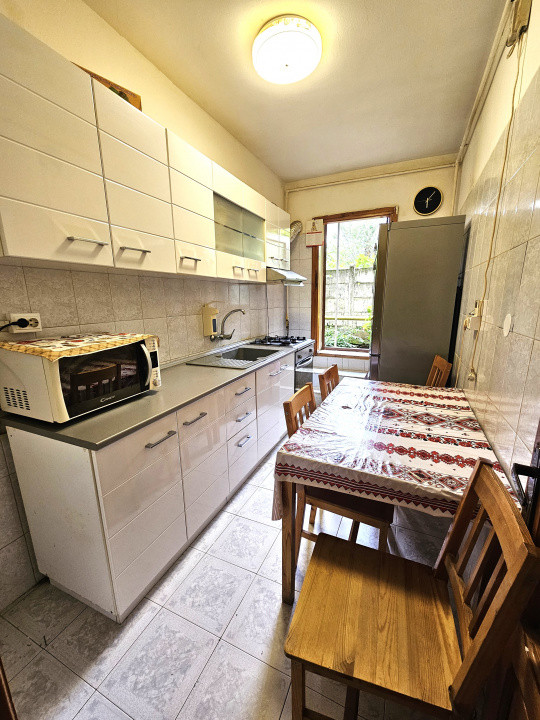 De vanzare 3 camere(cu gradina) - Iuliu Maniu vis-a-vis de Petrom