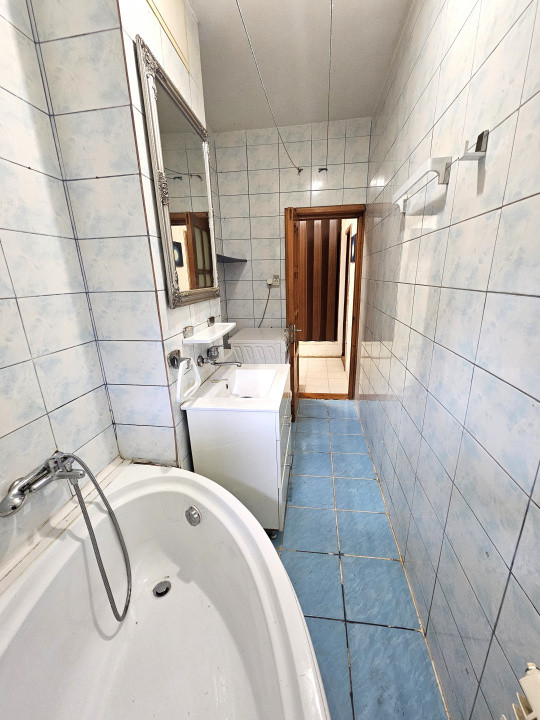 De vanzare 3 camere(cu gradina) - Iuliu Maniu vis-a-vis de Petrom