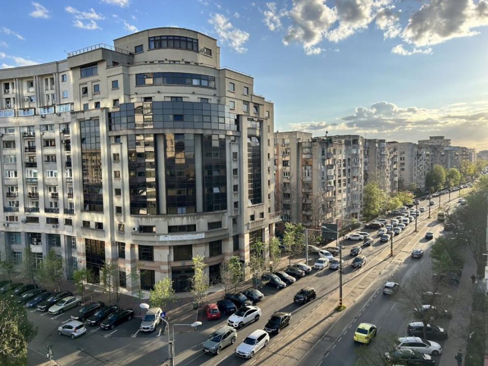 METROU PIATA MUNCII, VEDERE DECEBAL, DOUA CAMERE RENOVABIL