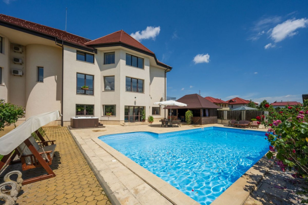 Vilă 14 camere, 1.357 mp, teren 3.718 mp, piscină, teren tenis, grădină superbă