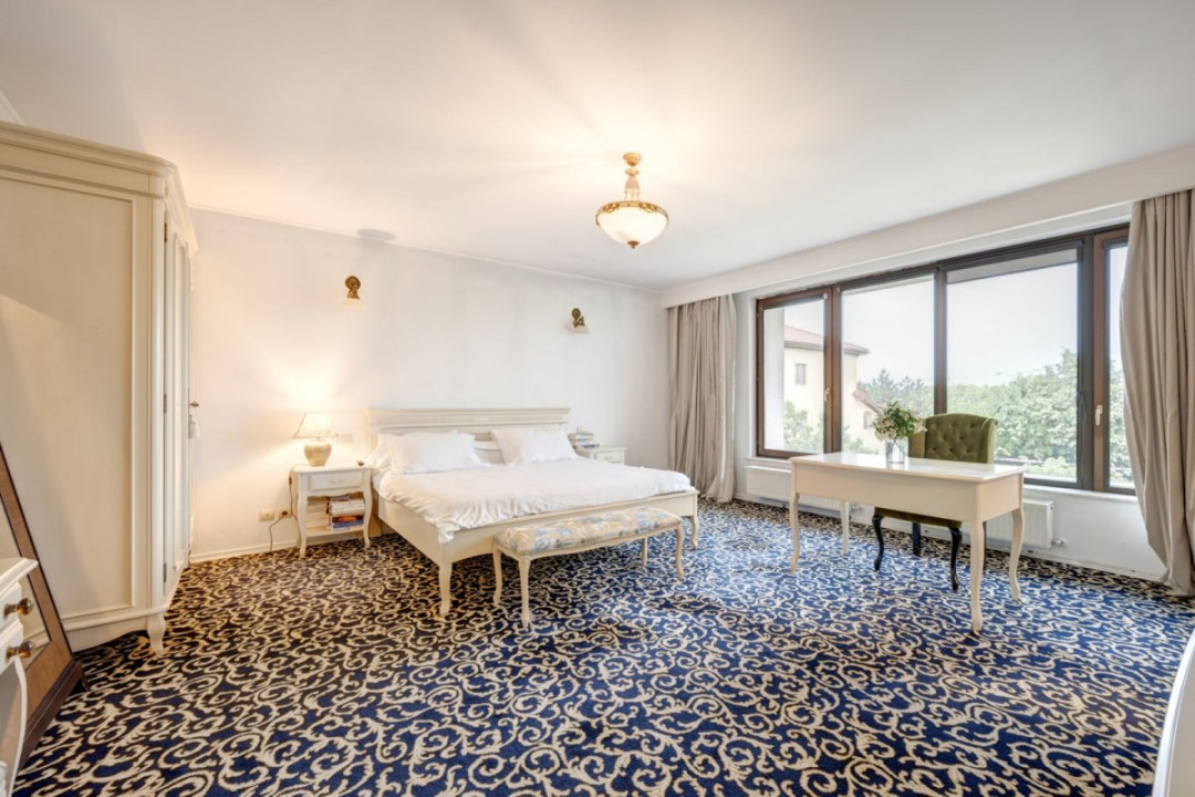 Vilă 14 camere, 1.357 mp, teren 3.718 mp, piscină, teren tenis, grădină superbă
