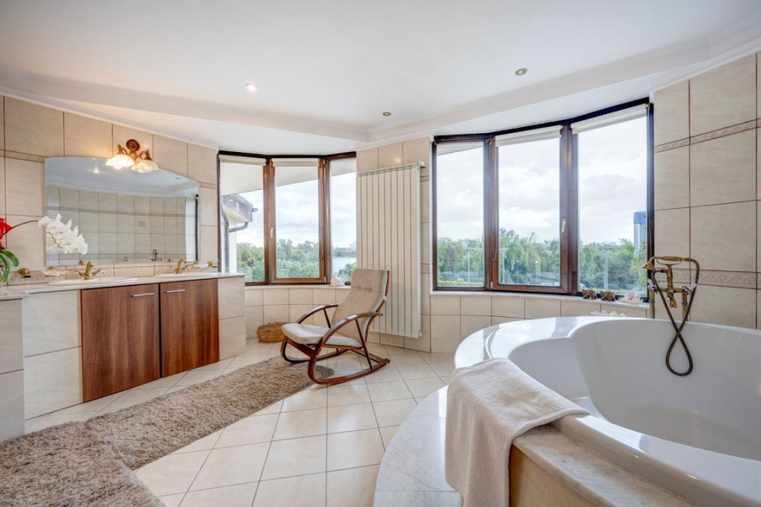 Vilă exclusivistă în Băneasa – teren 3.718 mp, suprafață desfăsurată 1.750 mp