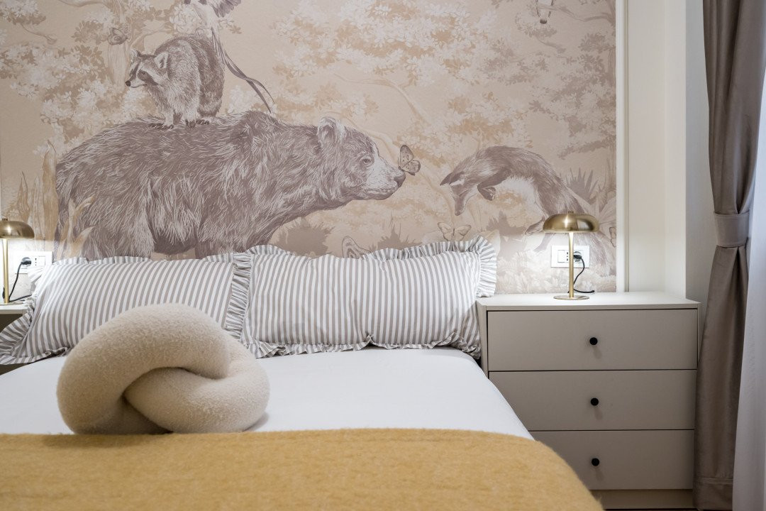 Apartament superb cu 3 camere str. Luterana - Calea Victoriei