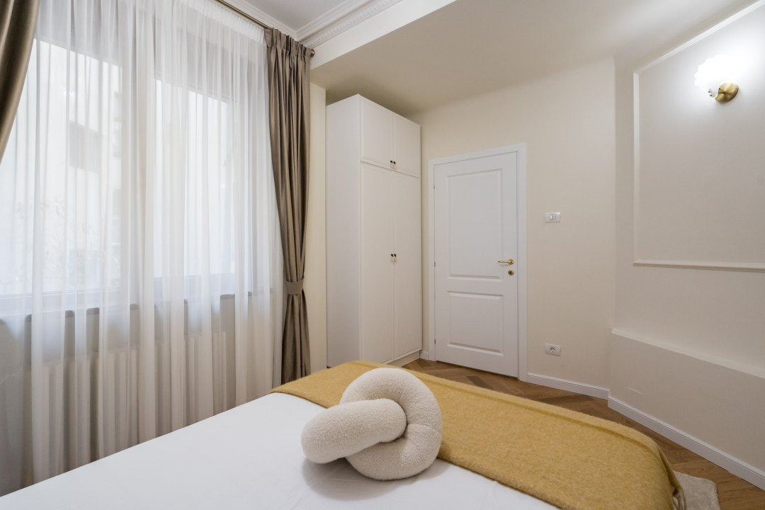 Apartament superb cu 3 camere str. Luterana - Calea Victoriei