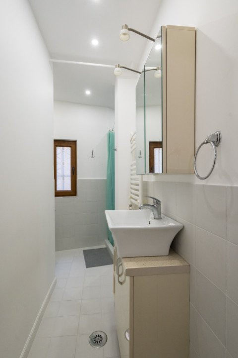 Apartament superb cu 3 camere str. Luterana - Calea Victoriei