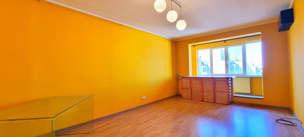 Ap decomandat cu 2 camere la Lujerului, renovat si partial mobilat!