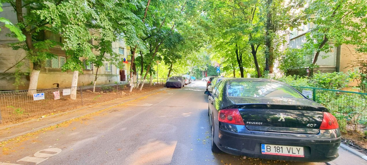 Ap decomandat cu 2 camere la Lujerului, renovat si partial mobilat!