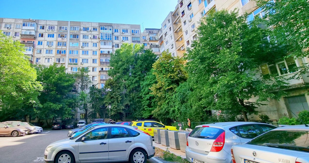Ap decomandat cu 2 camere la Lujerului, renovat si partial mobilat!