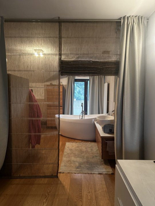 Vanzare Casa / vilă superbă în Pipera