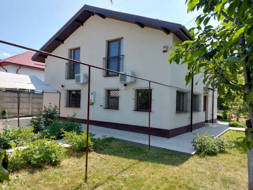 Vilă cu 7 camere potrivită firmă/cabinet medical, curte mare, Corbeanca!