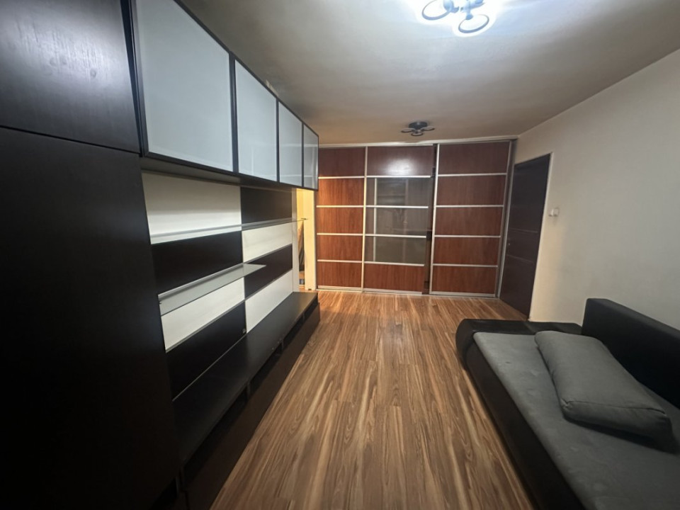 Apartament 4 camere Nasaud 82 mp