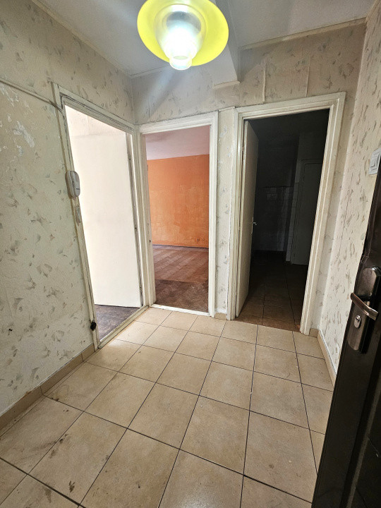 De vanzare 2 camere la 7min de metrou EROII REVOLUTIEI