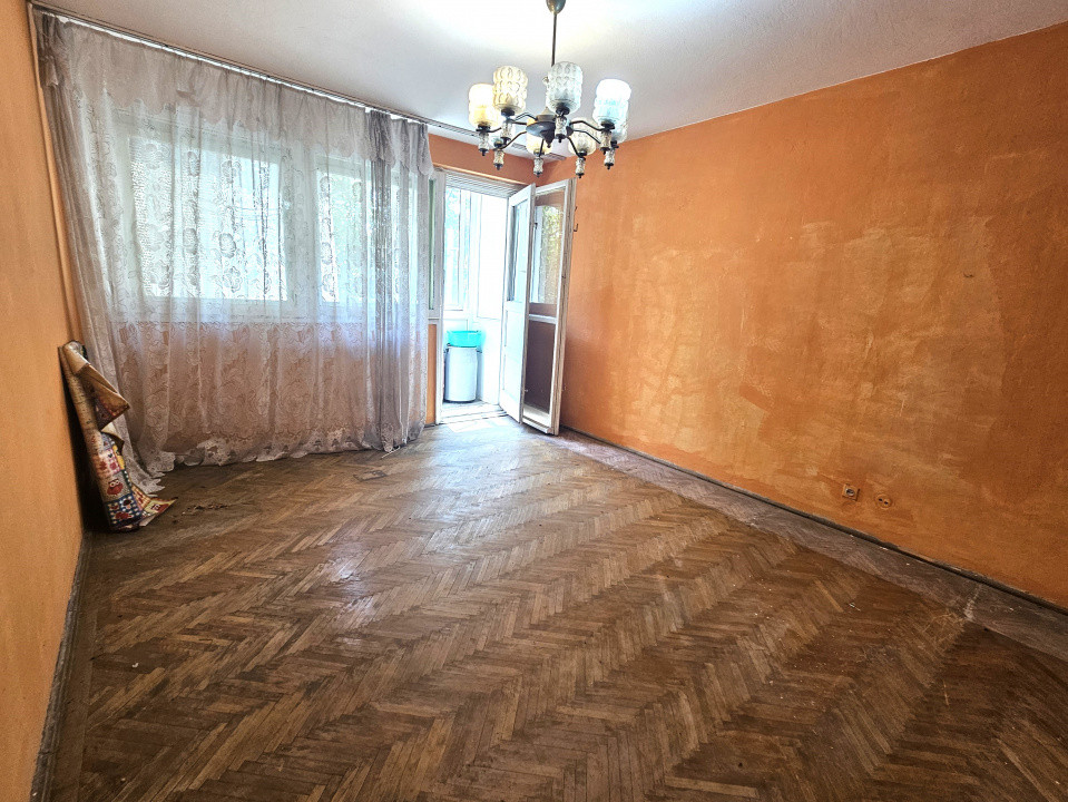 De vanzare 2 camere la 7min de metrou EROII REVOLUTIEI