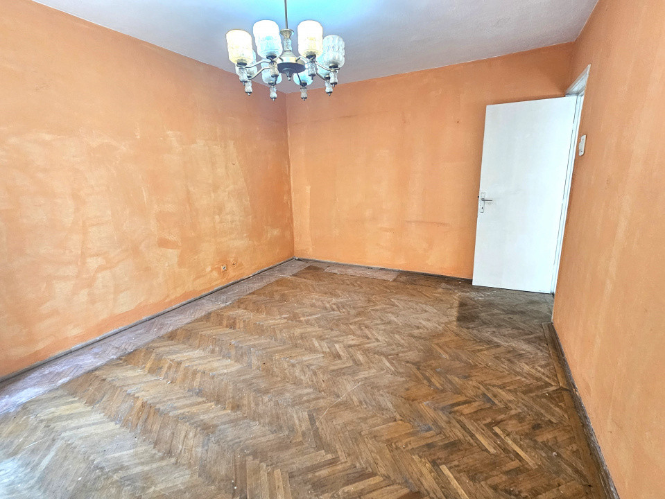 De vanzare 2 camere la 7min de metrou EROII REVOLUTIEI