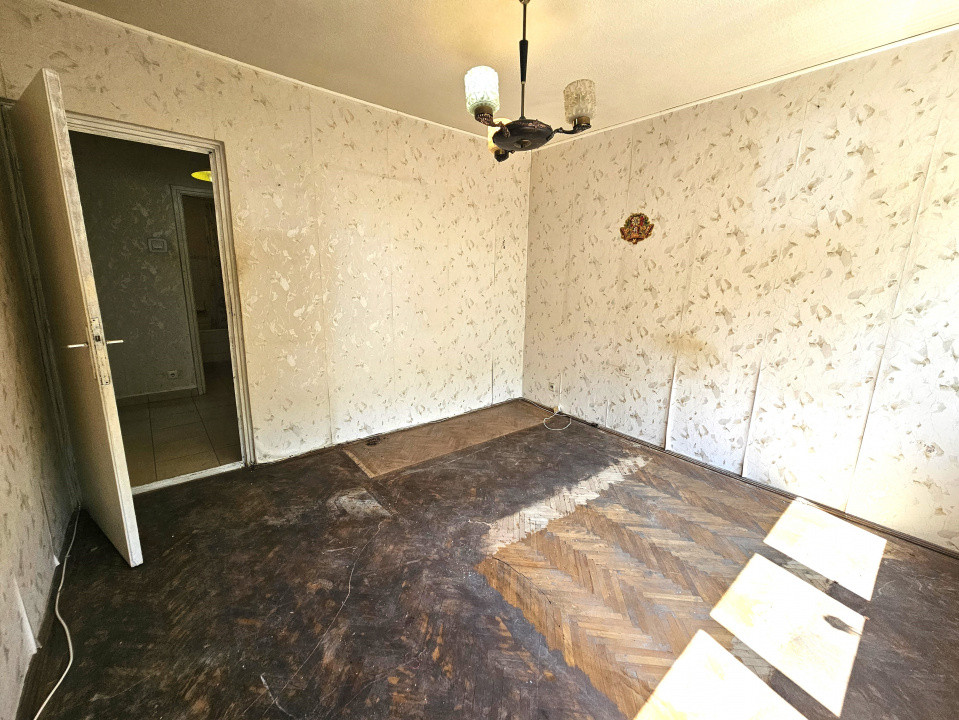 De vanzare 2 camere la 7min de metrou EROII REVOLUTIEI