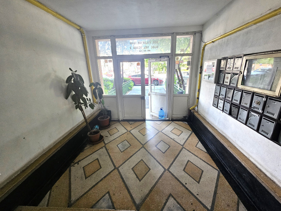 De vanzare 2 camere la 7min de metrou EROII REVOLUTIEI