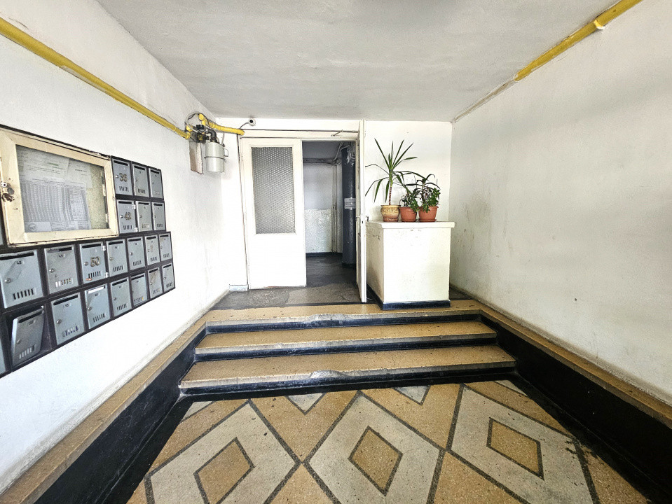 De vanzare 2 camere la 7min de metrou EROII REVOLUTIEI