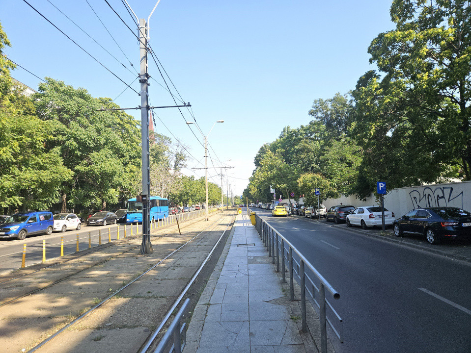 De vanzare 2 camere la 7min de metrou EROII REVOLUTIEI