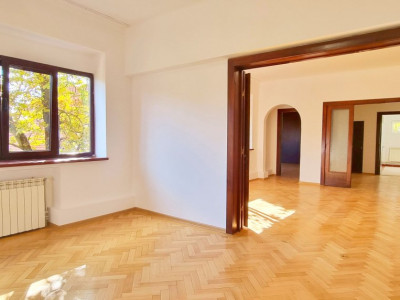 APARTAMENT CU 4 CAMERE 132 MP PIATA ROMANA, LAHOVARI, DIONISIE LUPU